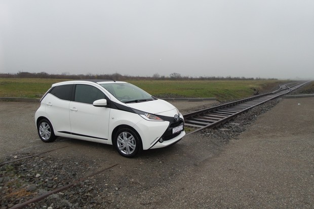 Toyota Aygo 1.0 VVT-i (02)