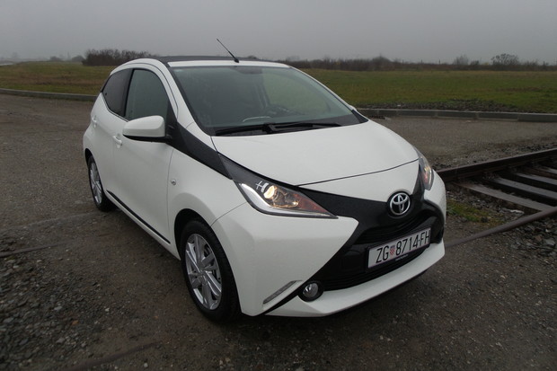 Toyota Aygo 1.0 VVT-i (03)