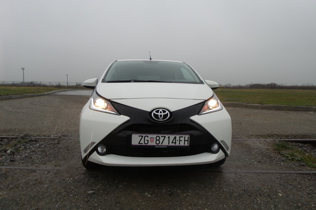 Toyota Aygo 1.0 VVT-i (04)