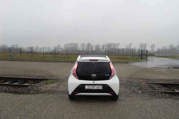 Toyota Aygo 1.0 VVT-i (12)