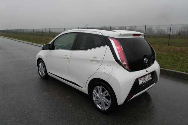 Toyota Aygo 1.0 VVT-i (15)