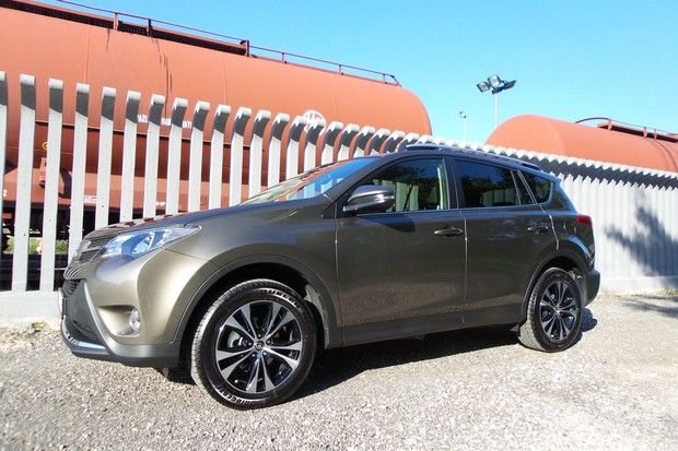 Toyota RAV4 2.0 D-4D AWD Elegant TEST (08)