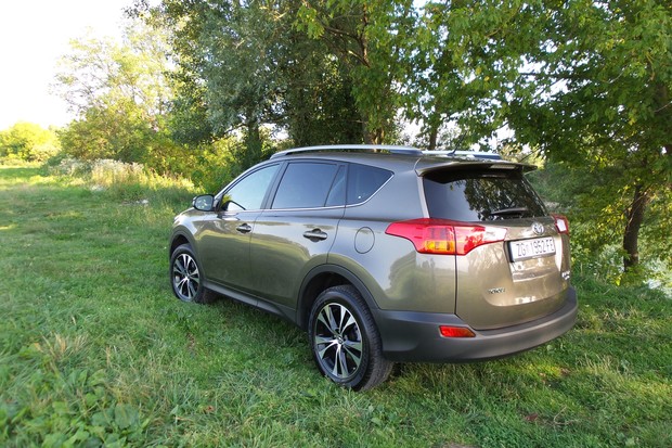 Toyota RAV4 2.0 D-4D AWD Elegant TEST (18)