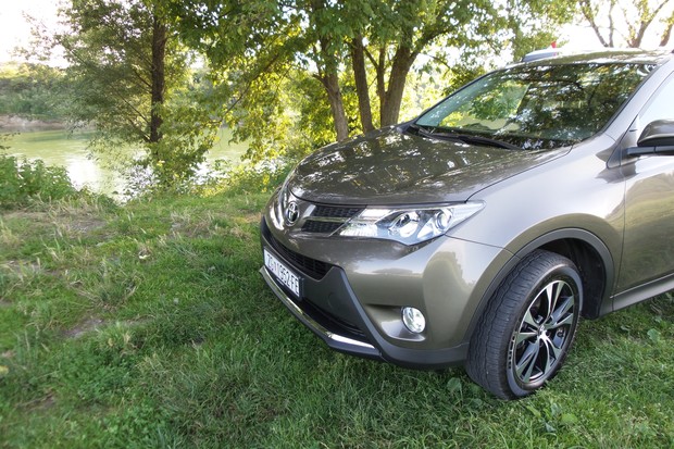 Toyota RAV4 2.0 D-4D AWD Elegant TEST (19)