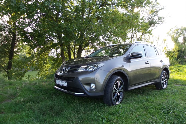 Toyota RAV4 2.0 D-4D AWD Elegant TEST (20)