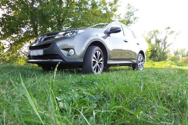 Toyota RAV4 2.0 D-4D AWD Elegant TEST (21)