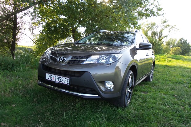 Toyota RAV4 2.0 D-4D AWD Elegant TEST (24)