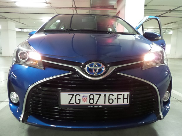 Toyota Yaris hybrid (10)