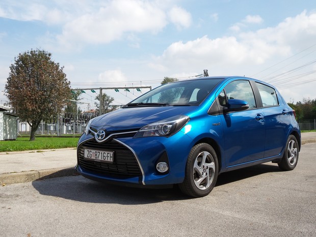 Toyota Yaris hybrid (12)