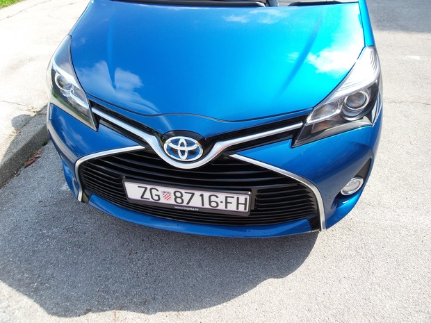 Toyota Yaris hybrid (13)