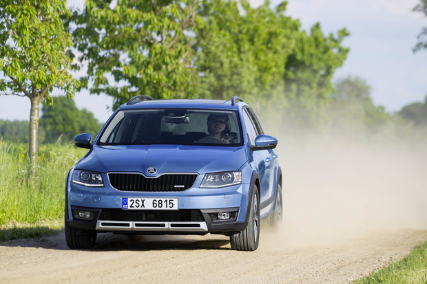 Škoda Octavia Scout (02)