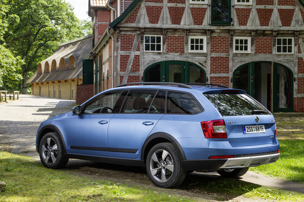 Škoda Octavia Scout (07)