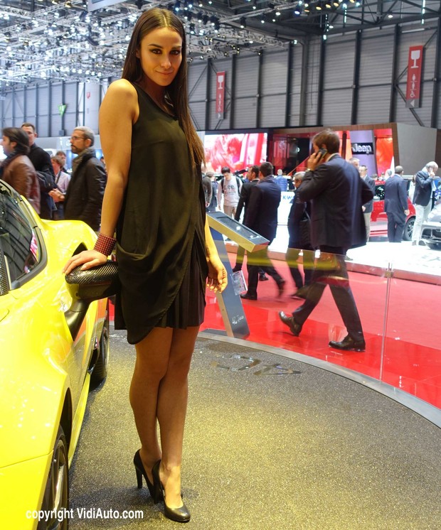 Hostese-na-Zeneva-Auto-Show-(55)