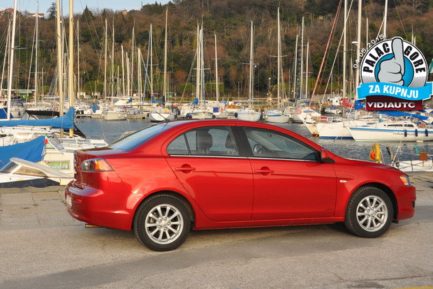 Što kupiti: Renault Fluence, Toyotu Corollu ili Mitsubishi Lancer?