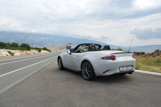 Mazda MX-5 2.0 G160 Revolution Top TEST