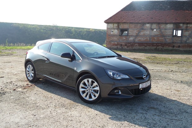 Opel Astra GTC 1.6 Turbo Sport TEST