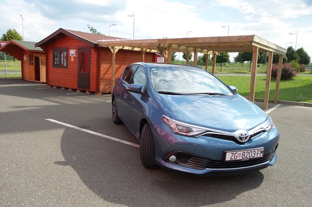 Toyota Auris 1.2T Sport TEST