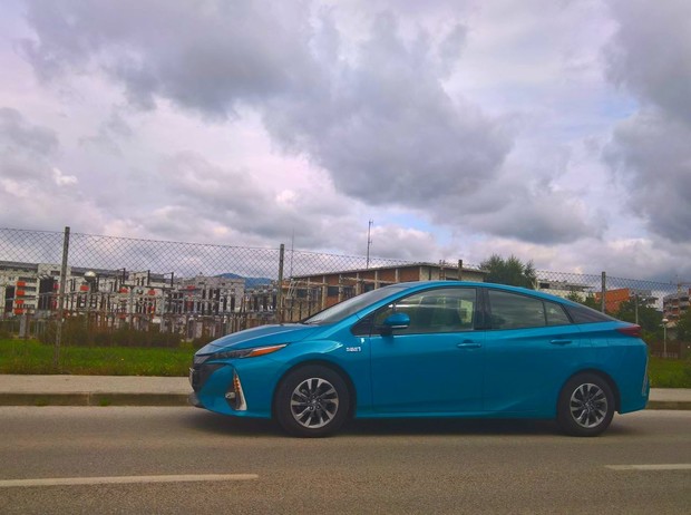 Toyota Prius Plug-In Executive TEST