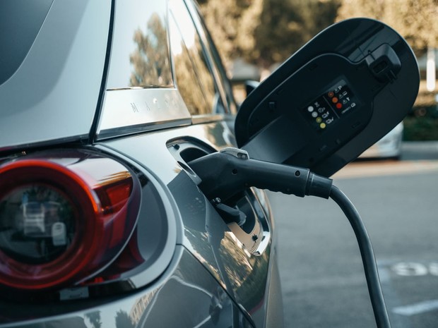 Nova tehnologija pomaže napuniti EV za 10 minuta Nova tehnologija pomaže napuniti EV za 10 minuta