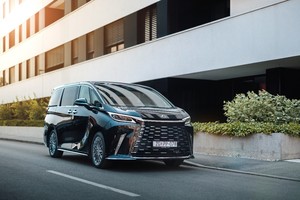 Lexus LM je luksuzni dnevni boravak na kotačima
