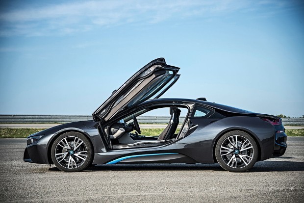 Poznata je cijena za hibrid BMW i8