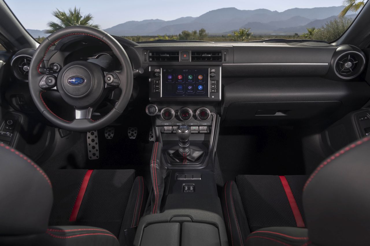 Субару brz салон