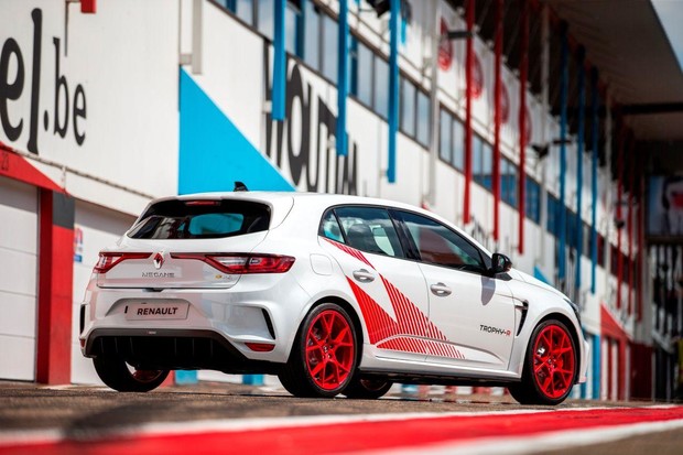 21229803_2019_-_New_Renault_M_GANE_R_S_TROPHY-R