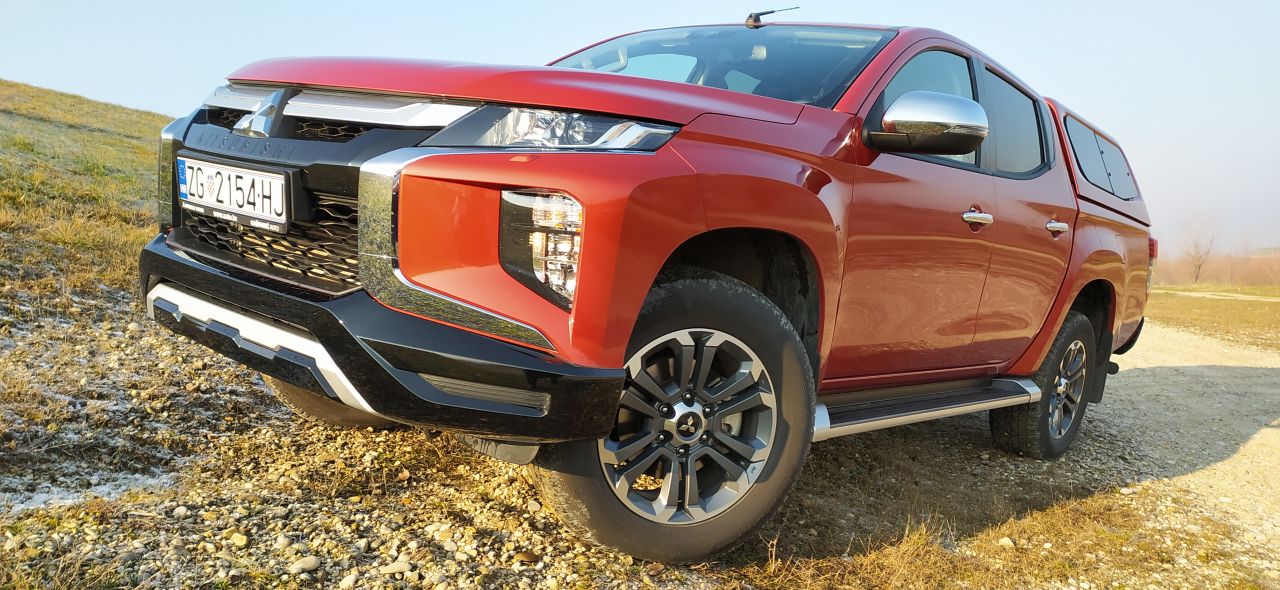 Mitsubishi l200 intense