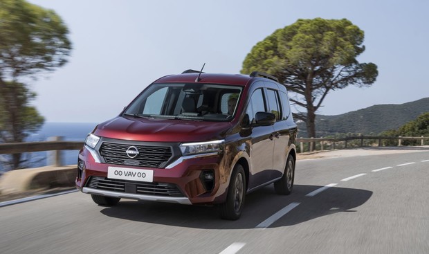 Nissan Townstar petrol combi dynamic 04