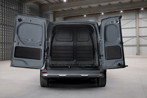 Nissan Townstar petrol van detail 11