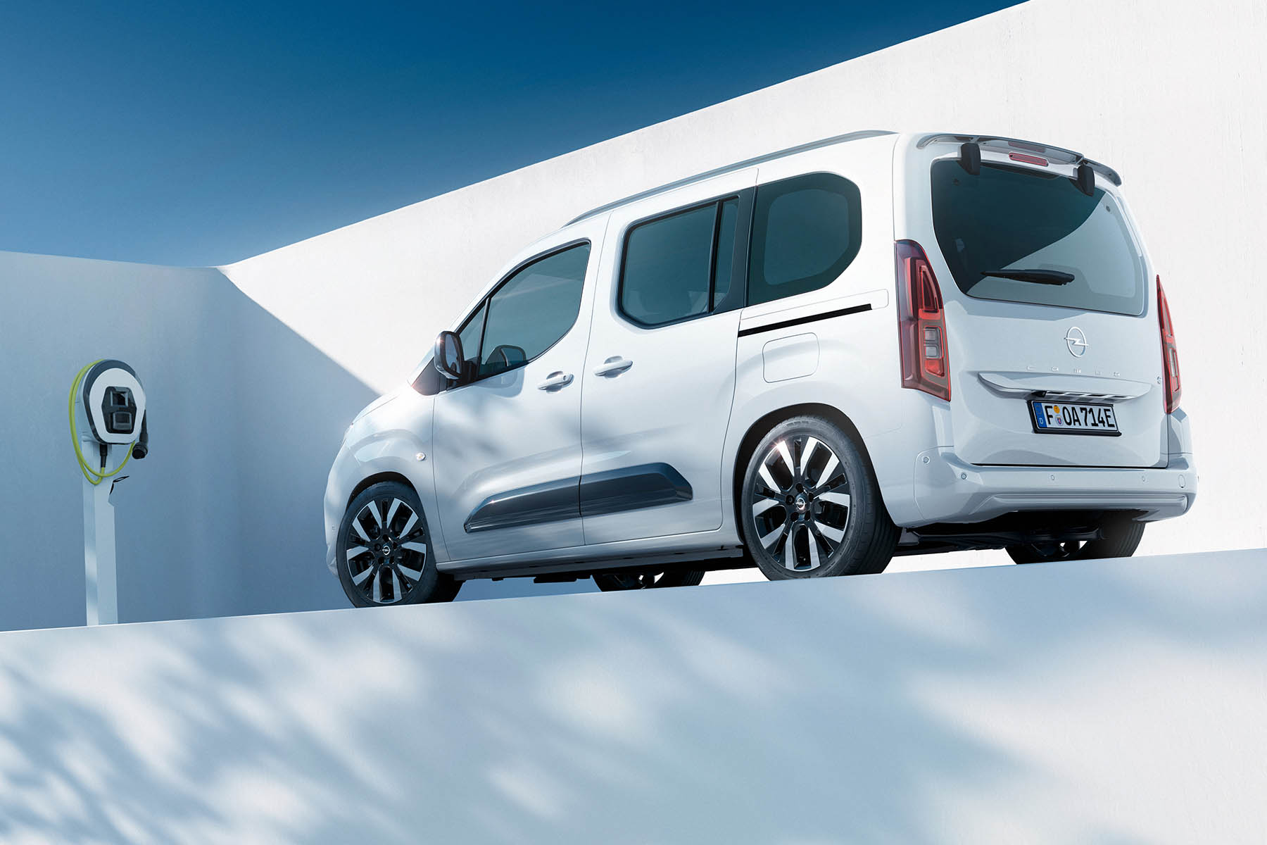 Opel Combo Electric i Opel Zafira Electric / Predstavljamo / Automobili ...