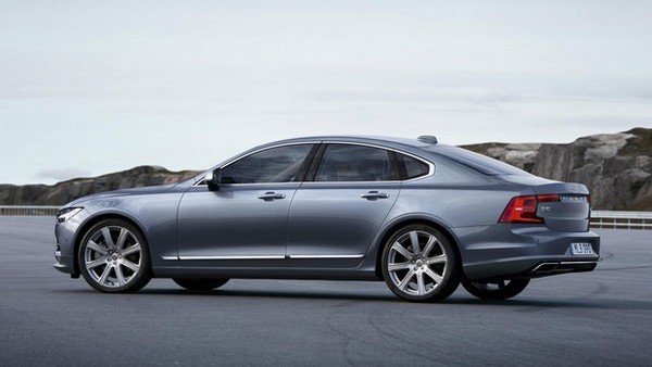 rear_quarter_profile_volvo_s90_mussel_blue