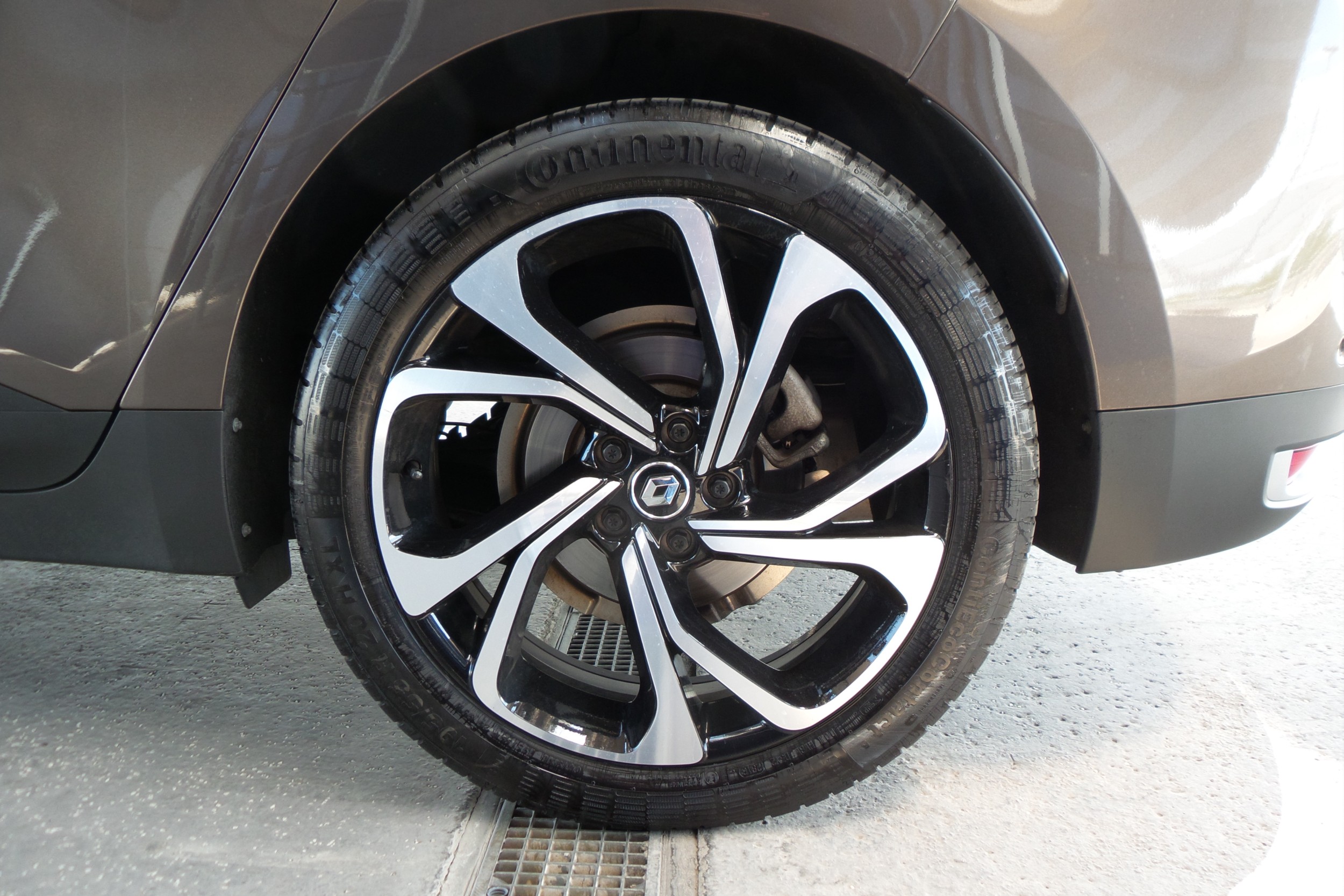 Renault Grand Scenic 1.6 dCi Bose TEST / Testirali smo ...