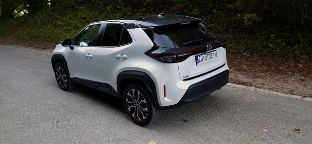 Otvori u punoj veličini Toyota Yaris Cross 1.5 VVT-iW Sport 01