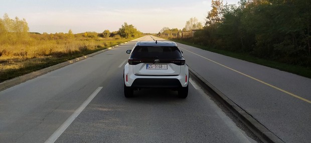 Otvori u punoj veličini Toyota Yaris Cross 1.5 VVT-iW Sport 06