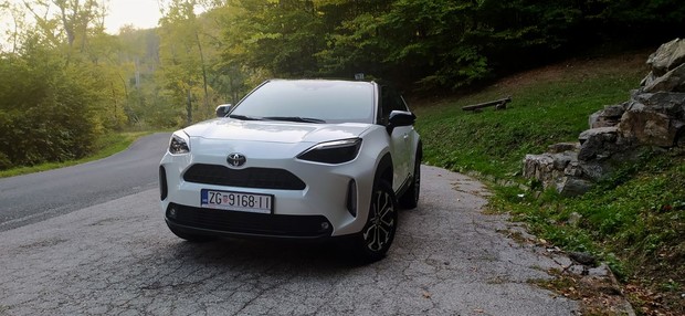 Otvori u punoj veličini Toyota Yaris Cross 1.5 VVT-iW Sport 14