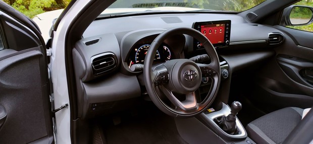Otvori u punoj veličini Toyota Yaris Cross 1.5 VVT-iW Sport 20
