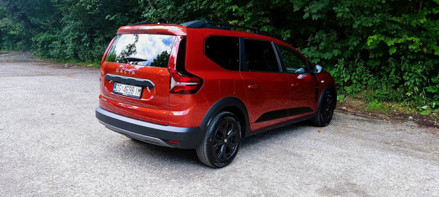 2022 Dacia Jogger Extreme 1.0 TCe 110 7 sjedala 02