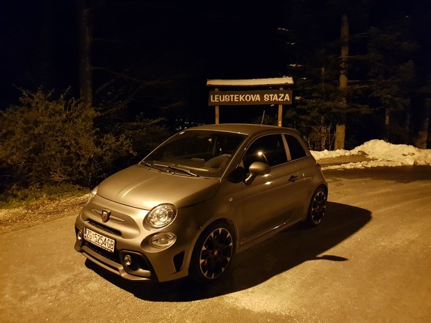 Abarth 595 1.4 Turbo 180 MTA Competizione (04)