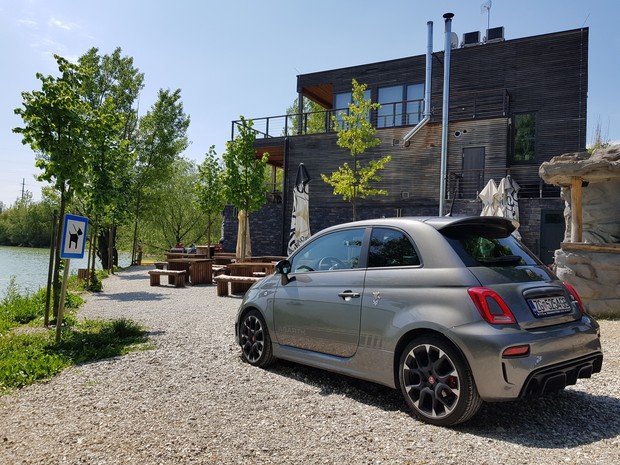 Abarth 595 1.4 Turbo 180 MTA Competizione (10)