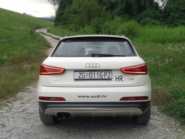 Audi Q3 2.0 TDi_800_3