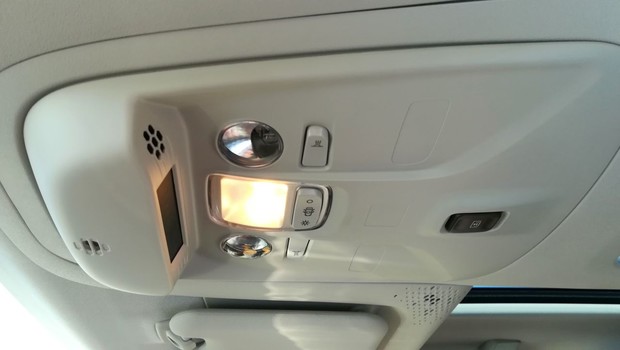 Citroen Berlingo Feel M BlueHDi 100 BVM interijer 14