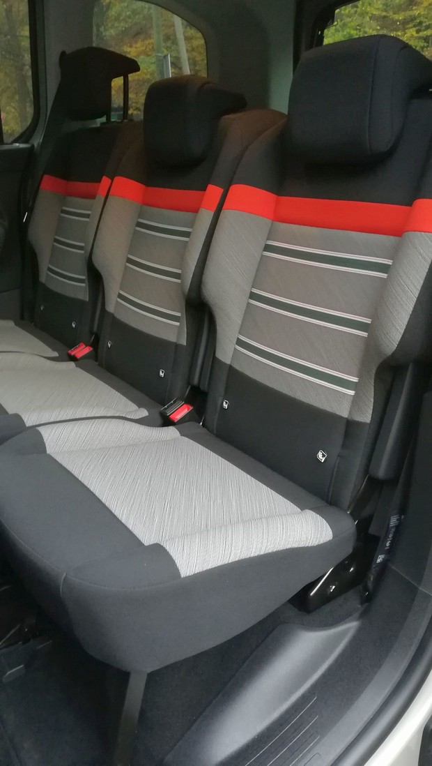 Citroen Berlingo Feel M BlueHDi 100 BVM interijer 17