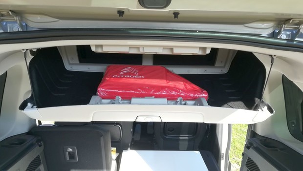 Citroen Berlingo Feel M BlueHDi 100 BVM interijer 22