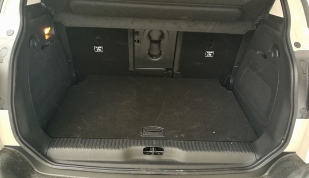 Citroen C3 Aircross Shine BlueHDi 120 S&S BVM6 interijer 15