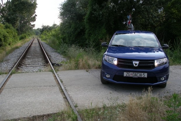 Dacia Sandero 1.2 16V Ambiance (4)