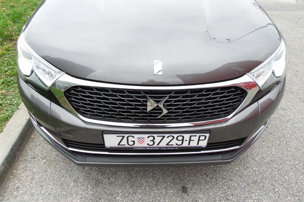 DS 4 2.0 HDi 150 Sport chic (08)
