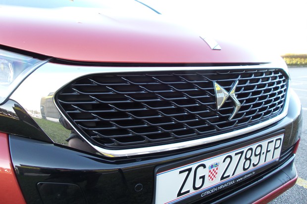 DS 4 Crossback 2.0 BlueHDi 180 S&S EAT6 Sport Chic (05)