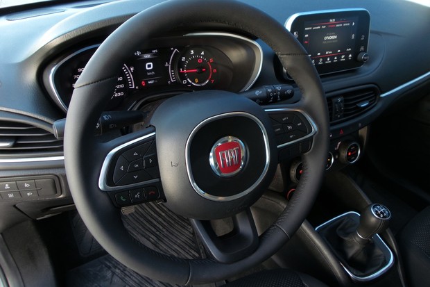 Fiat Tipo HB 1.3 Multijet 95 Lounge (15)