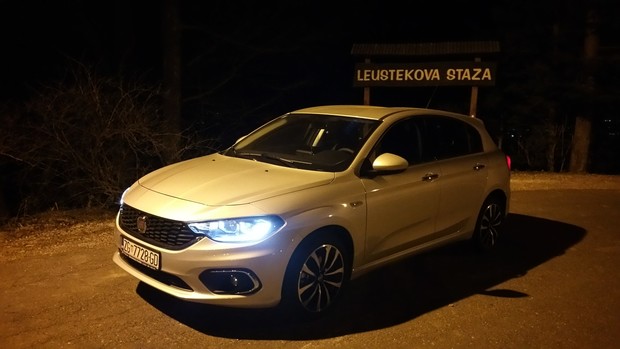 Fiat Tipo HB 1.3 Multijet 95 Lounge (11)